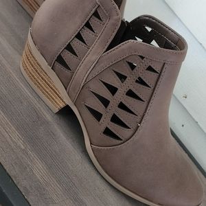 Womans Brown Ankle Boots